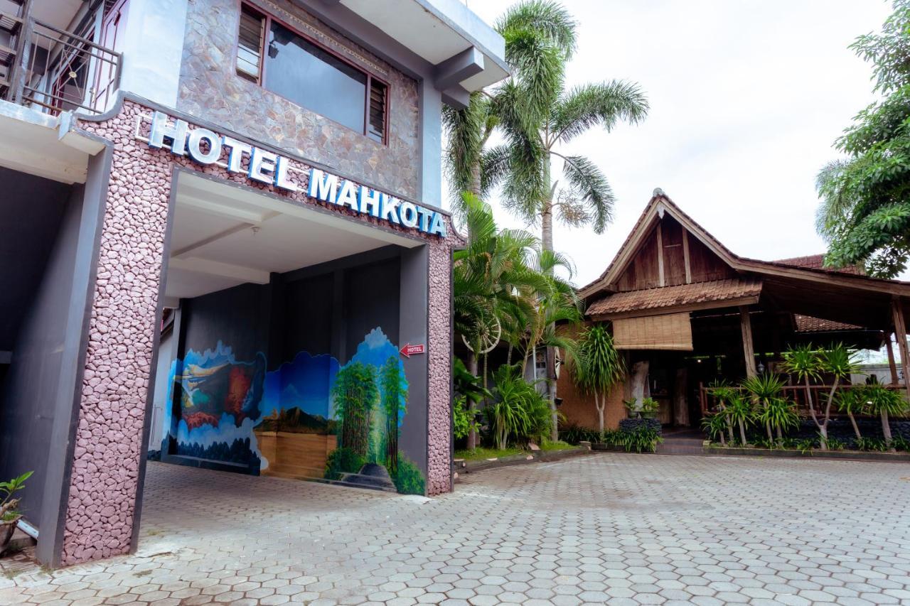 Hotel Mahkota Plengkung By Ecommerceloka Banyuwangi  Kültér fotó